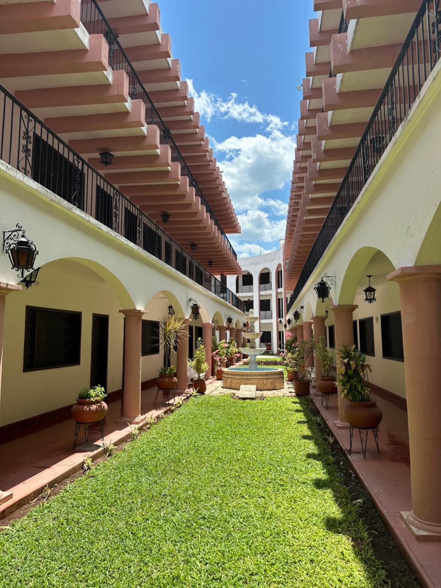 Hotel Zaci Valladolid  Bagian luar foto